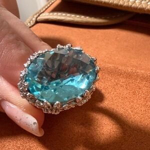 Elegant Silver and Blue Crystal Ring